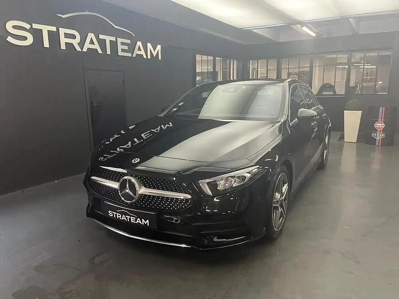 Noir Utilisé 2022 Mercedes A180 AMG line Berline | 26 490 € (Bon prix) - Image 1/4