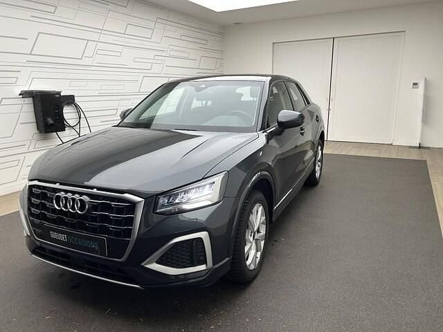 Gris manhattan métallisé Utilisé 2023 Audi Q2 Design SUV | 27 890 € (Prix juste) - Image 1/4