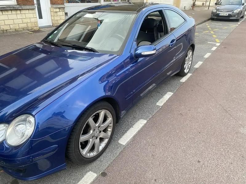 Utilisé 2006 Mercedes C220 Edition Coupé | 2 700 € - Image 1/4