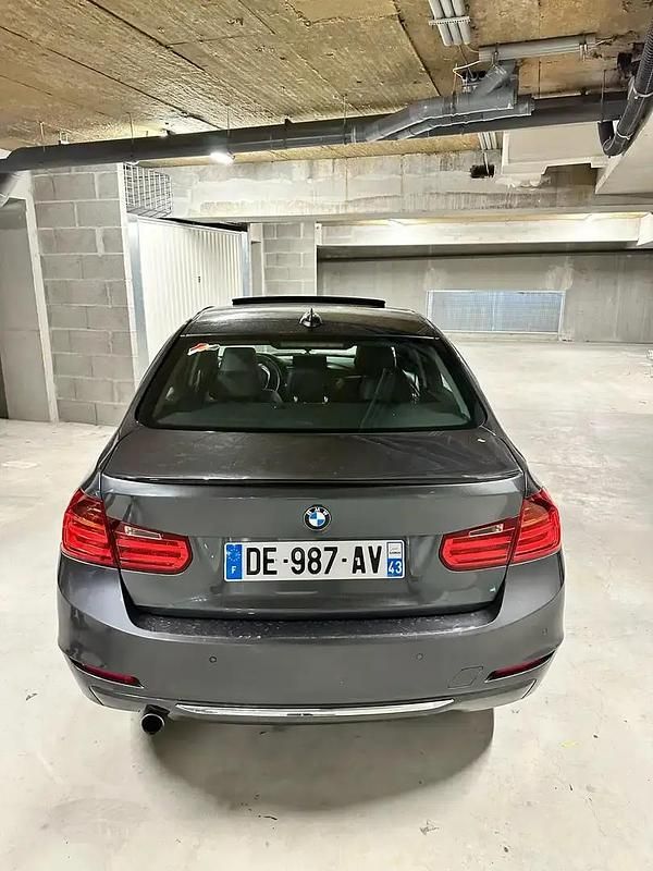 Image 2/4