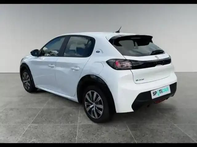 Occasion Peugeot e-208 Active 100 kW (137 ch) 2022 Blanc Citadine