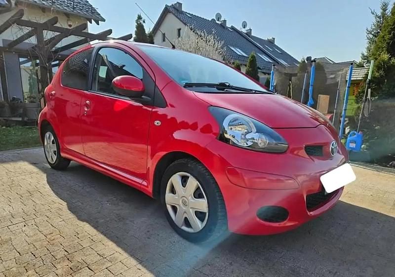 Rouge Utilisé 2005 Toyota Aygo Citadine | 1 600 € - Image 1/4