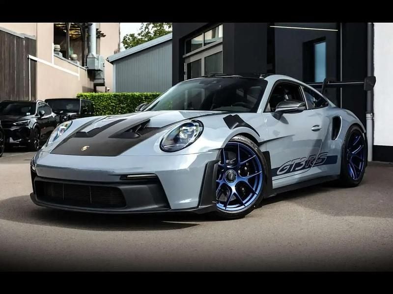Gris Nouvelle 2025 Porsche 992 Coupé | 338 453 € - Image 1/4