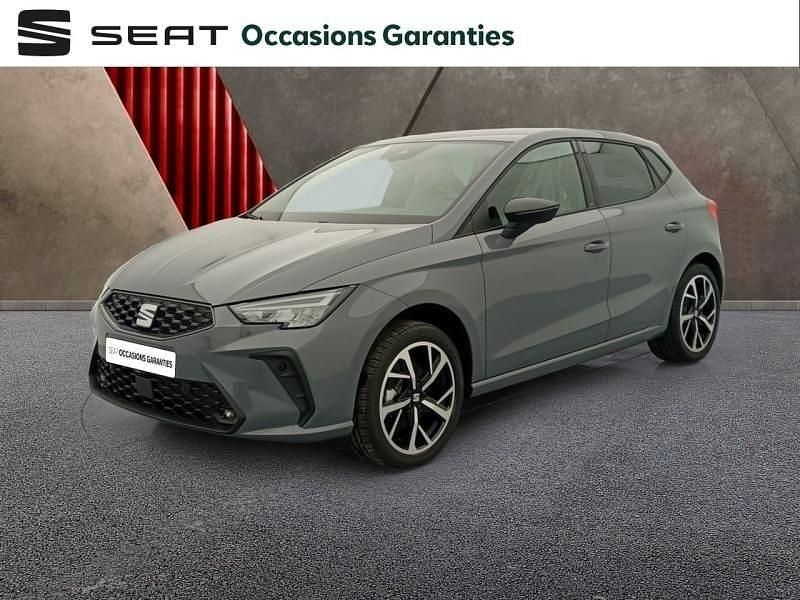 Gris graphène Nouvelle 2025 Seat Ibiza FR Berline | 24 590 € (Prix juste) - Image 1/4