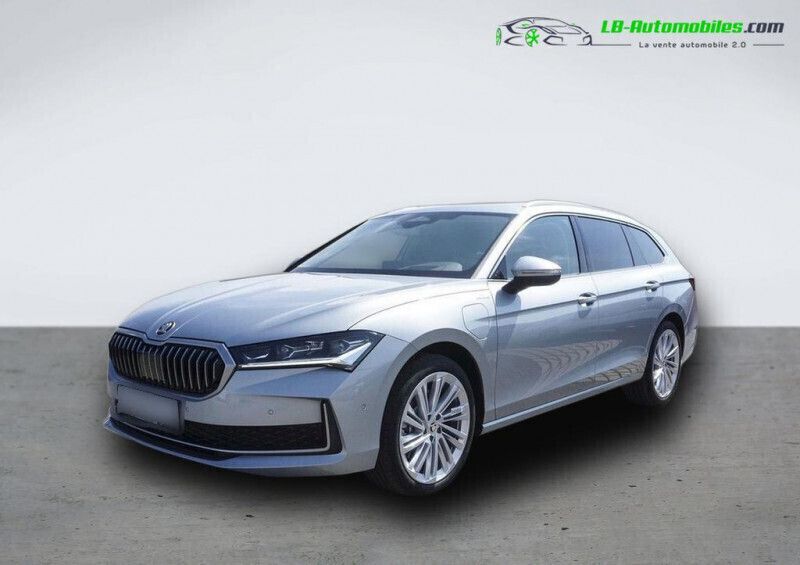 Utilisé 2025 Skoda Superb Break | 59 900 € - Image 1/4