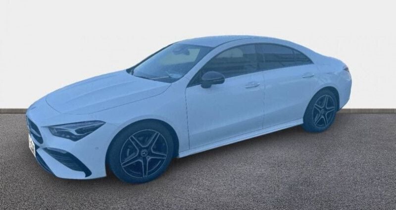 Utilisé 2023 Mercedes 180 AMG line Berline | 39 600 € - Image 1/4
