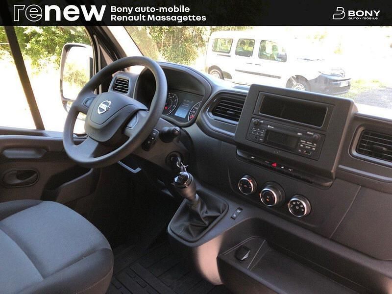 Occasion Nissan Interstar Acenta 2023 Gris Van