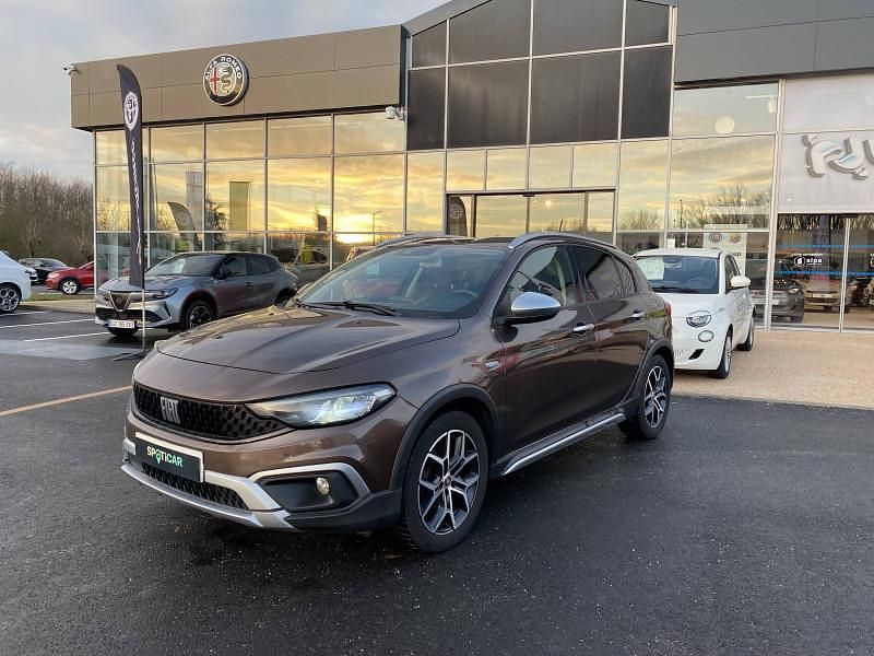 Utilisé 2021 Fiat Tipo Cross Berline | 11 890 € (Prix juste) - Image 1/4