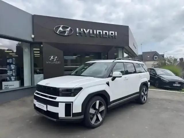 Creamy white métal Utilisé 2025 Hyundai Santa Fe SUV | 59 990 € - Image 1/4