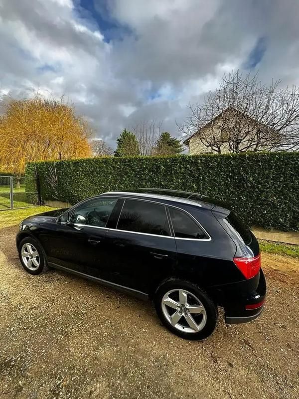 Bleu Utilisé 2010 Audi Q5 Ambiente SUV | 11 500 € (Prix juste) - Image 1/4