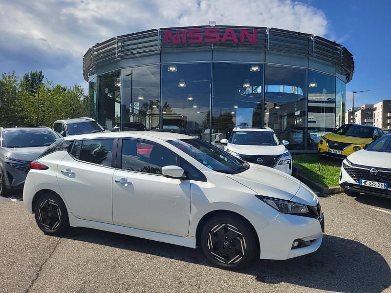 Blanc Utilisé 2022 Nissan Leaf Acenta Citadine | 14 890 € (Prix juste) - Image 1/4