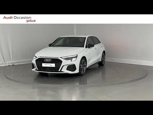 Blanc glacier métallisé Occasion 2021 Audi A3 Sportback e-tron S-Line Citadine | 28 999 € (Prix juste) - Image 1/4