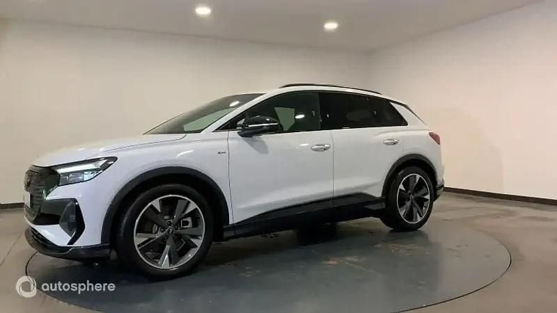 Blanc Utilisé 2024 Audi Q4 e-tron S-Line SUV | 73 490 € - Image 1/4