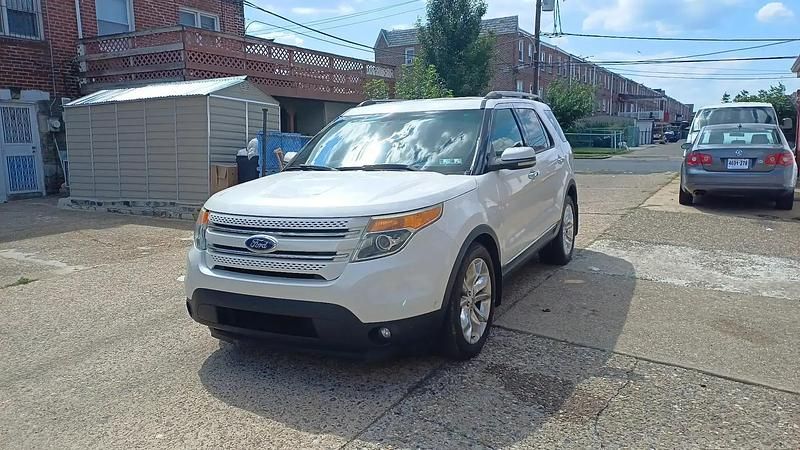 Blanc Utilisé 2011 Ford Explorer Limited SUV | 18 999 € - Image 1/4