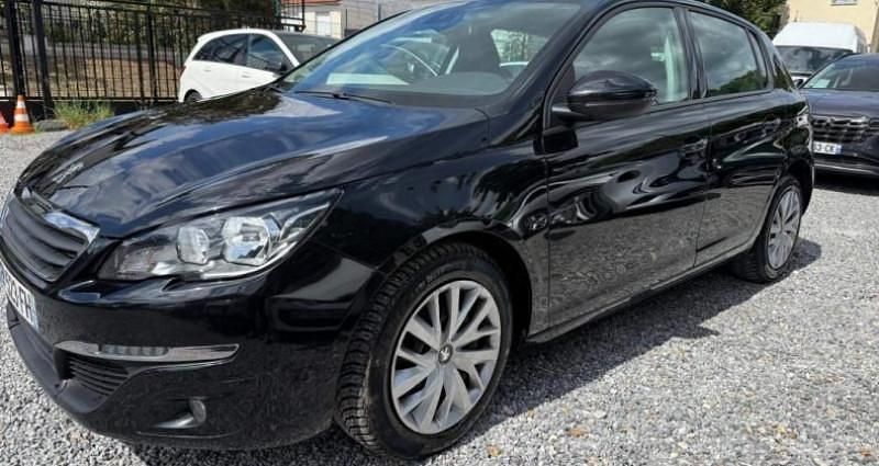 Utilisé 2017 Peugeot 308 Premium Berline | 7 990 € (Prix juste) - Image 1/4