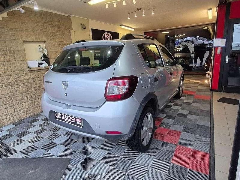 Occasion Dacia Sandero 91 ch (66 kW) 2013 Gris Berline