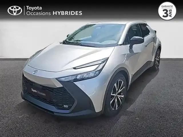 Gris Nouvelle 2025 Toyota C-HR Design SUV | 33 450 € (Prix assez cher) - Image 1/4