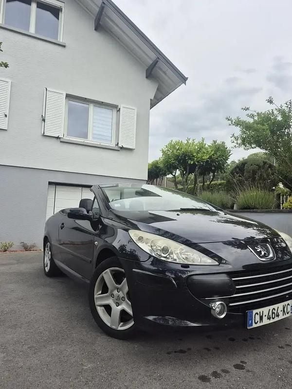 Utilisé 2005 Peugeot 307 CC Cabriolet | 4 600 € - Image 1/4