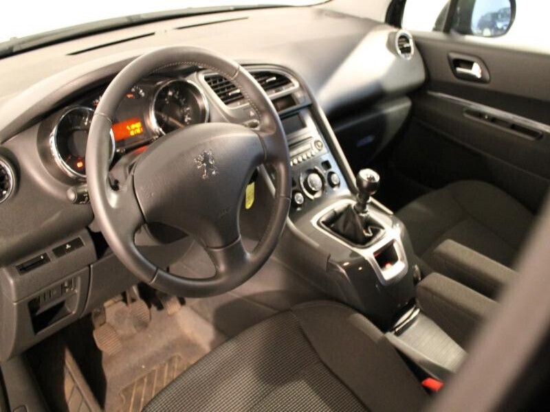 Occasion Peugeot 5008 Active 112 ch (82 kW) 2011 Noir Monospace