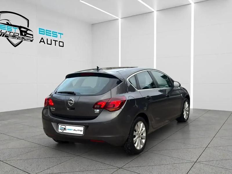 Occasion Opel Astra Cosmo 122 ch (89 kW) 2011 Gris Berline