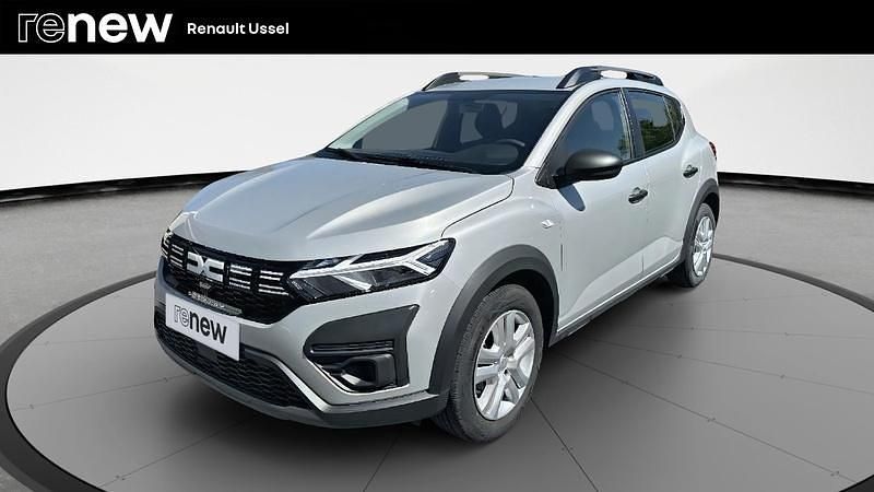 Gris Utilisé 2024 Dacia Sandero Essentiel Citadine | 14 490 € (Bon prix) - Image 1/4