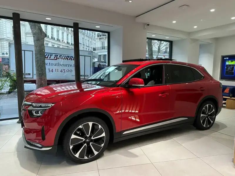 Rouge Nouvelle 2024 VinFast VF 8 Plus SUV | 52 690 € - Image 1/4