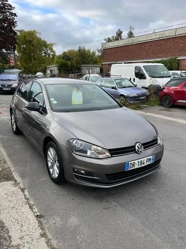 Beige Utilisé 2015 VW Golf VII LOUNGE Berline | 9 990 € (Bon prix) - Image 1/4