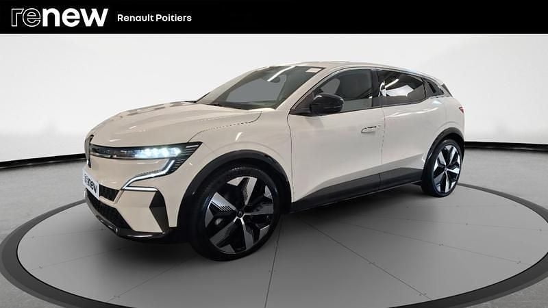 Blanc Utilisé 2022 Renault Mégane Techno Berline | 22 990 € (Bon prix) - Image 1/4