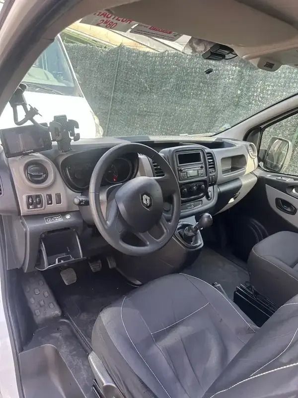 Image 2/4