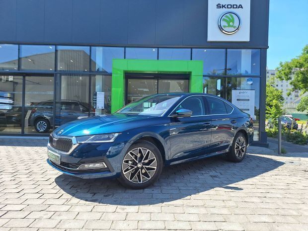 Bleu Utilisé 2024 Skoda Octavia Style | 31 980 € (Prix assez cher) - Image 1/4