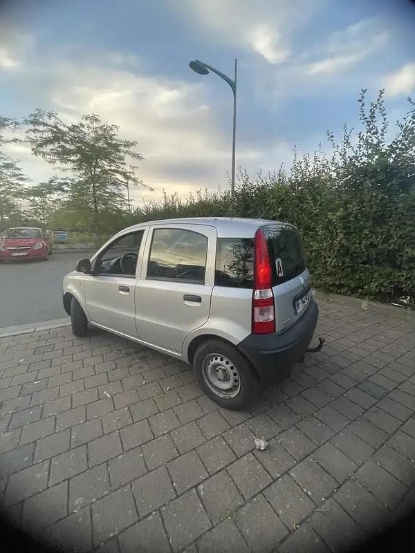 Image 2/4