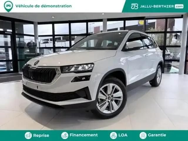 Blanc lune métallisée Utilisé 2025 Skoda Karoq Selection SUV | 33 890 € (Super prix) - Image 1/4