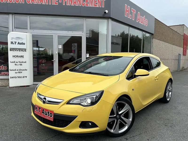 Gris Utilisé 2012 Opel Astra GTC Sport Berline | 6 999 € - Image 1/4