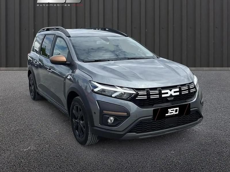 Gris Utilisé 2024 Dacia Jogger Extreme Break | 25 990 € (Prix assez cher) - Image 1/4