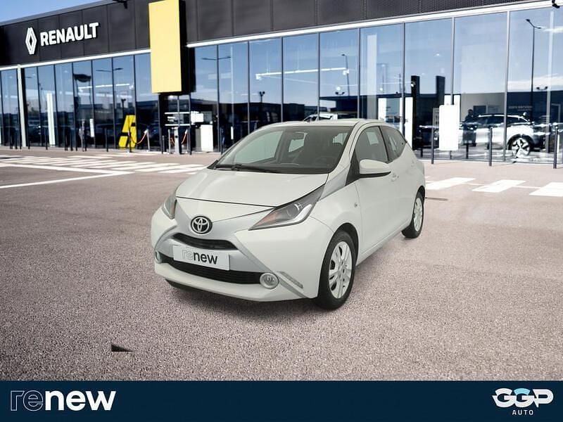 Occasion Toyota Aygo X-play 69 ch (50 kW) 2016 Blanc pur Citadine