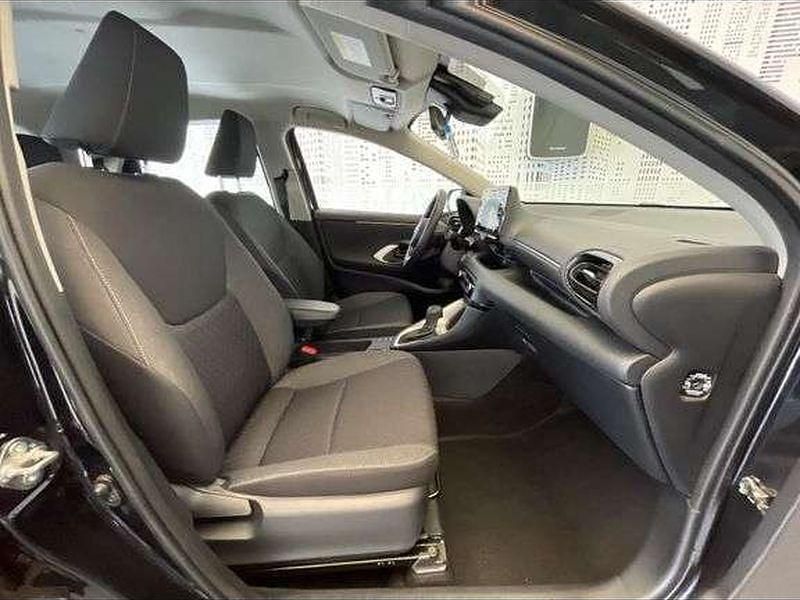 Utilisé 2022 Toyota Yaris Hybrid Berline | 16 990 € (Prix juste) - Image 1/1