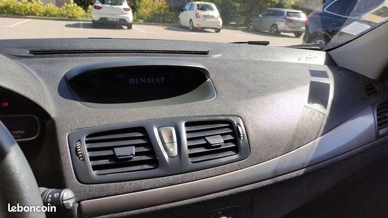 Occasion Renault Mégane GrandTour 110 ch (80 kW) 2012 Blanc Break