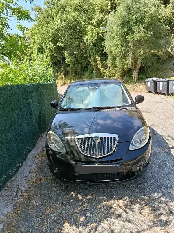 Utilisé 2011 Lancia Ypsilon Citadine | 2 500 € - Image 1/4