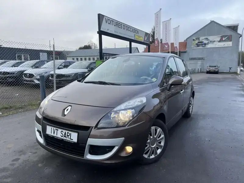 Brun Utilisé 2010 Renault Scénic III Monospace | 7 900 € - Image 1/2
