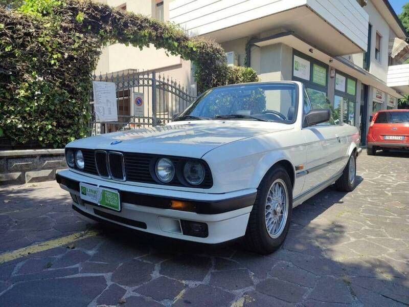 Blanc Utilisé 1992 BMW 318 Cabriolet Cabriolet | 16 900 € - Image 1/4