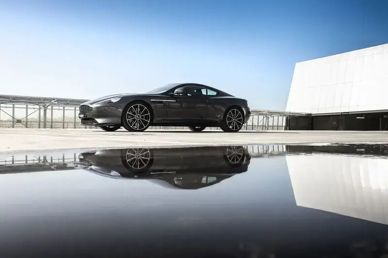 Gris Utilisé 2016 Aston Martin DB9 Coupé | 124 900 € - Image 1/4