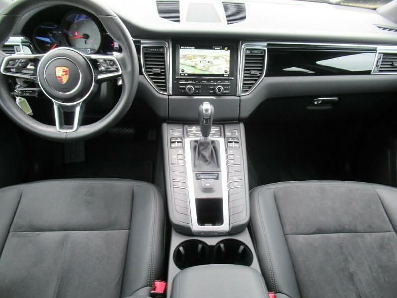 Image 3/4
