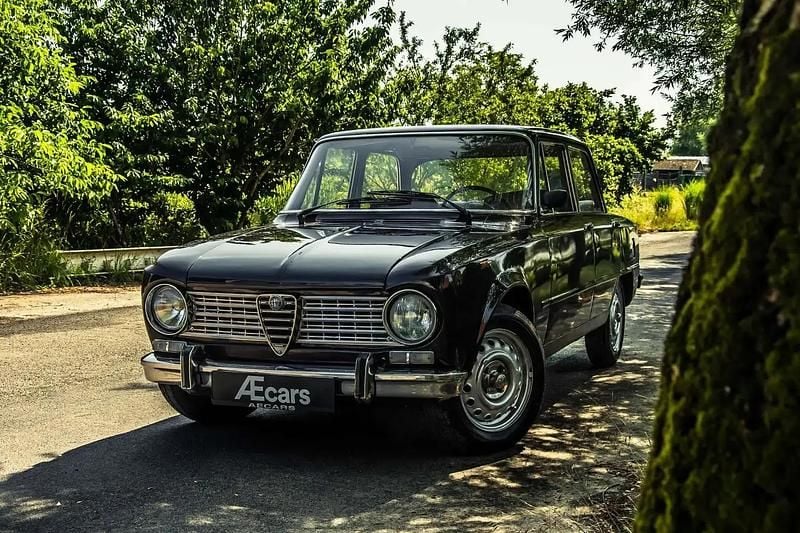 Rouge Occasion 1964 Alfa Romeo Giulia 1300 | 29 950 € - Image 1/4