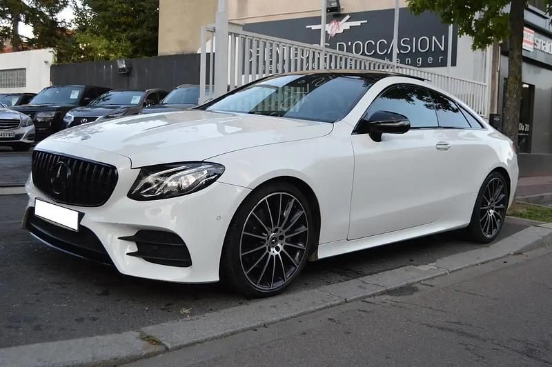 Blanc Utilisé 2017 Mercedes E200 Coupé | 31 990 € (Prix cher) - Image 1/4
