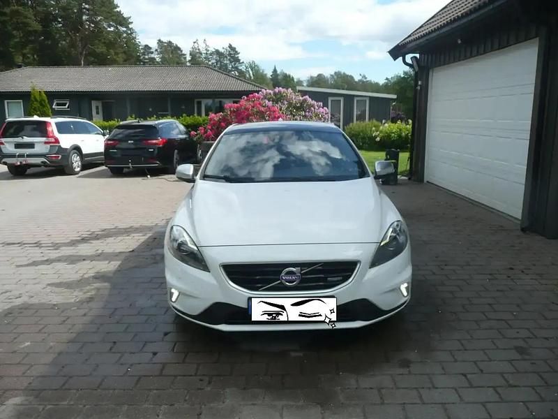 Blanc Utilisé 2014 Volvo V40 Business Edition Break | 5 280 € - Image 1/4