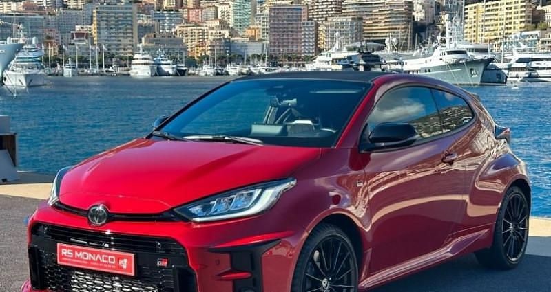 Rouge Occasion 2023 Toyota Yaris Premium Citadine | 39 990 € (Prix juste) - Image 1/4