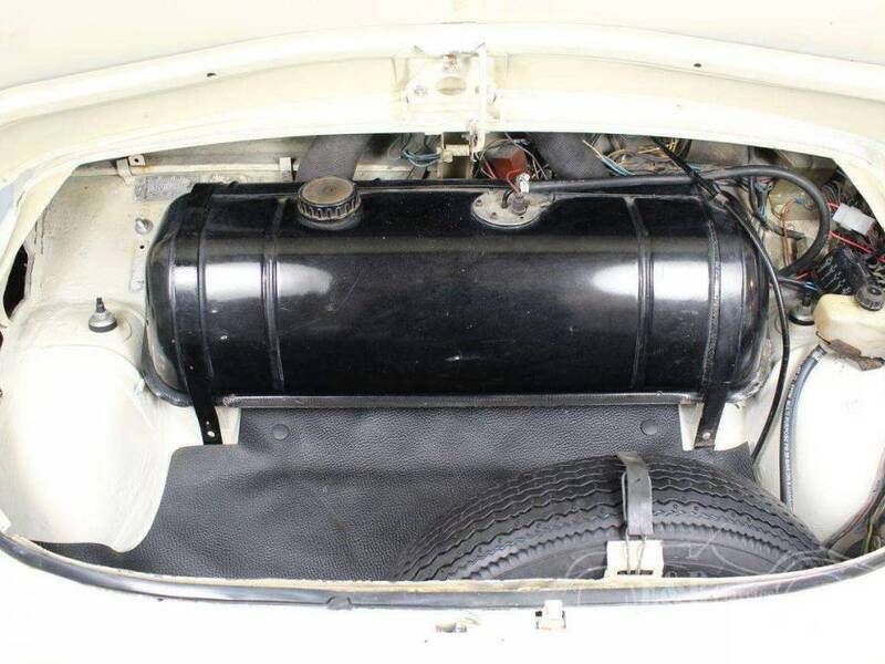 Image 3/4