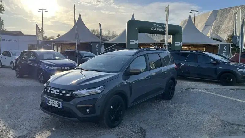 Gris Nouvelle 2025 Dacia Jogger Extreme Monospace | 23 199 € (Prix assez cher) - Image 1/3