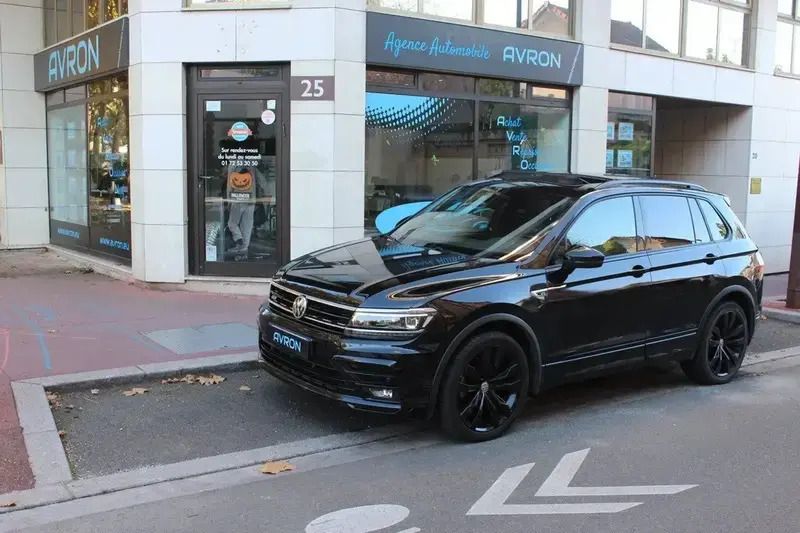 Noir Utilisé 2020 VW Tiguan R-line SUV | 32 490 € (Prix cher) - Image 1/4