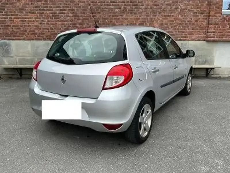 Image 2/4